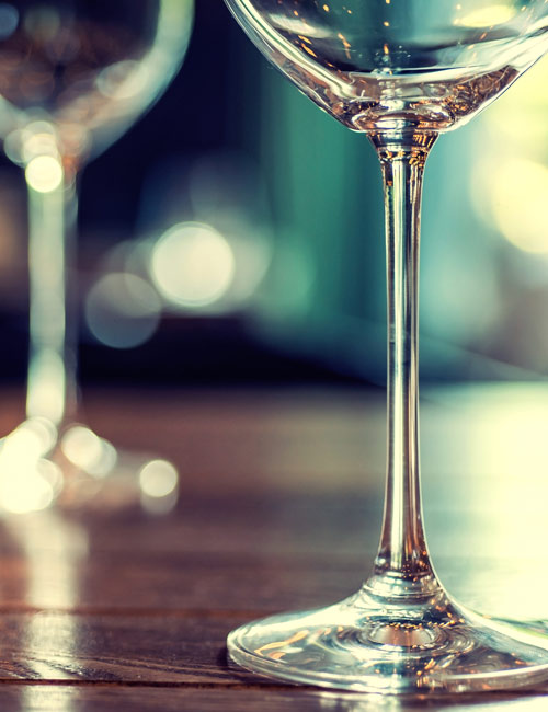10 Basic Wine Serving and Glassware Tips
